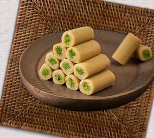 Kaju Pista Roll