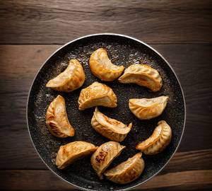 Chicken Momos (Fried) with chutney
