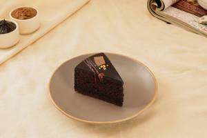 Eggless Chocolate Truffle Pastry