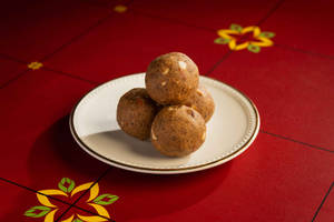 Multigrain Almond Laddu
