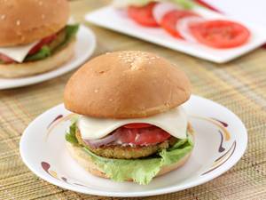 Cheese Aloo Tikki Burger (1 Pcs)