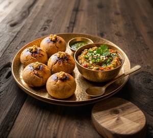 Roasted Litti Chokha With Desi Ghee [Serves 1, 4 Pieces]