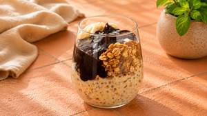 Dark Banana Overnight Oats