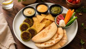 Trios Hummus Pita Platter