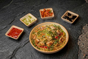 Chicken Burnt Garlic & Coriander Noodles