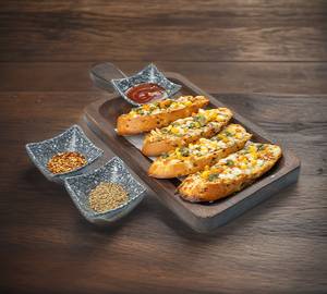 Vegetable And Cheese Garlic Bread