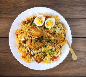 Chicken biryani with egg