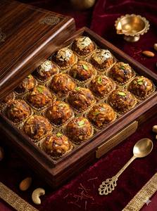 Kaju Khajur Laddu