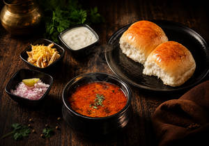 Khaugiri Dahi Misal + 2 Pav