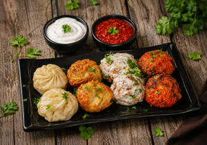 Chicken Momos Platter
