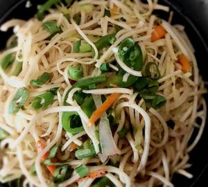 Veg Hakka Noodles