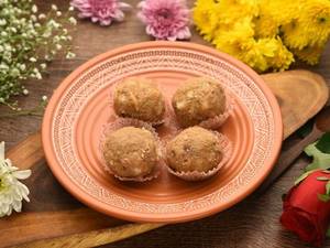Gond Ladoo