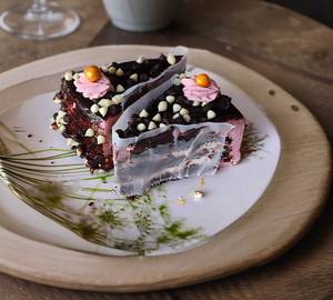 Chocolate mud pastries