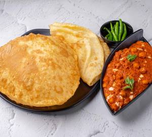 Chole Bhature (2 Bhatura)