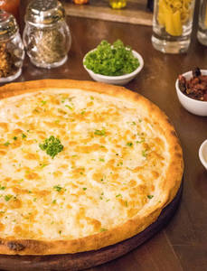 Quattro Formaggio Pizza