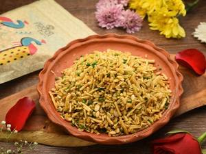 Mewa Dalmoth [500 Grams]
