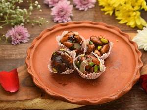 Khajur Almond Ladoo