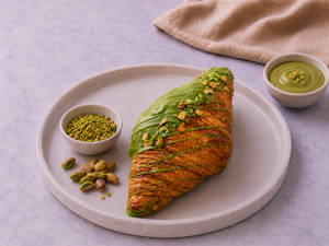 Pistachio Noir Croissant