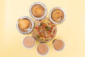 Samosa [3 pieces] With 3 Chai & Poha [2 plates]