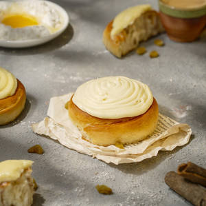 Cinammon Bun With Cream Cheese Topping