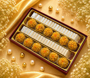 Kaju Katli + Shahi Laddoo (900gm)