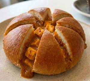 Indicurry Paneer Bun