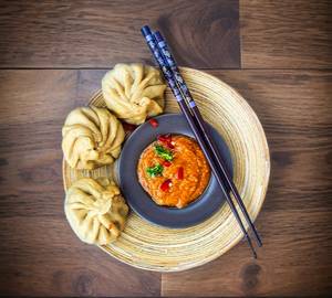 Momos
