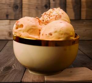 Artisanal Californian Almonds Premium Ice Cream