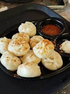 Veg Spicy Momos [10 Pieces]