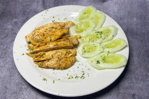 Grilled Chicken Breast (200 Grams) With Fresh Cucumbers