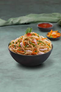 Street Style Hakka Noodles