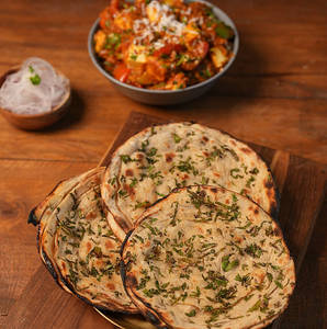 Pudhina Paratha (3nos) With Kadai Paneer