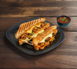 Cheesy Chicken Tikka Sandwich