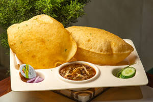 Chole Bhature [2 Pieces]