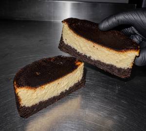 Brownie - Vanilla Bean Basque Cheesecake 320gm