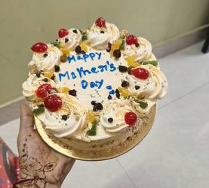 Fresh fruit cake