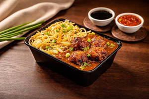 Noodles With Manchurian Gravy