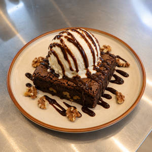 Walnut Brownie With Vanilla Ice Cream