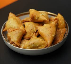 Jain Punjabi Samosa (4 Pieces)