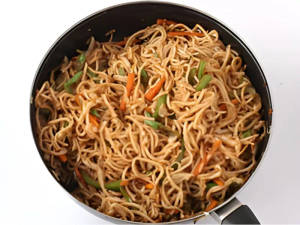 Veg Hakka Noodles