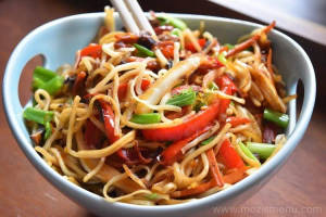 Burnt Garlic Hakka Noodles