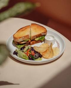 Hold In Hand Cajun Chicken & Avocado Sandwich