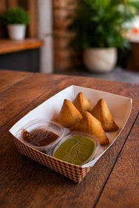 Teekha Punjabi Mini Samosa