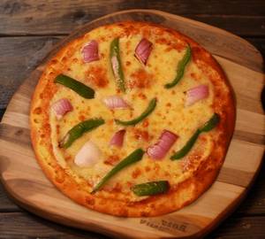 Onion and capsicum pizza