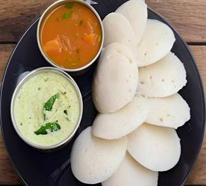 Idli Sambar [2 Pieces]