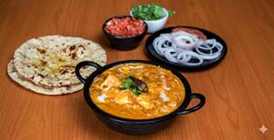 Kadhahi Paneer with Tandoori Roti