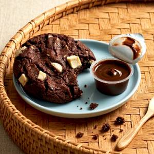 Double Choco Overload | Chocolate Chunk Cookie + Dark Dip
