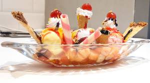 Fruit N Nut Triple Sundae