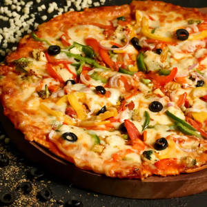 Mix veg butter pizza