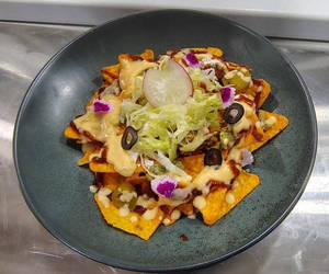 Nachos Nest With Salsa And Tamarind Chutney